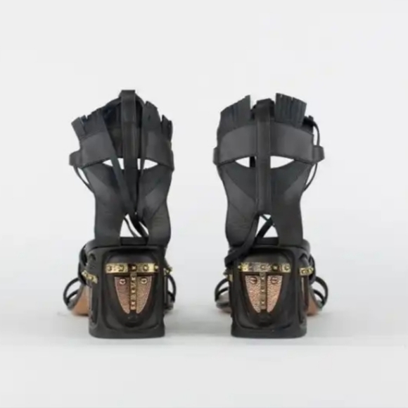 VALENTINO Black Leather Tribal Lace Up Sandals sz 37 / 7 - Picture 5 of 12